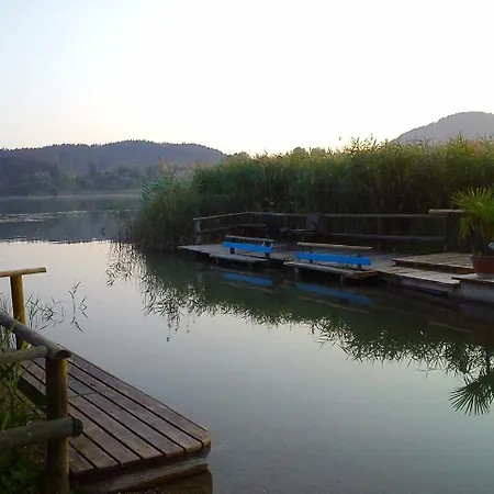 Oda ve Kahvaltı Landgasthof Piroutz Sankt Kanzian am Klopeiner See